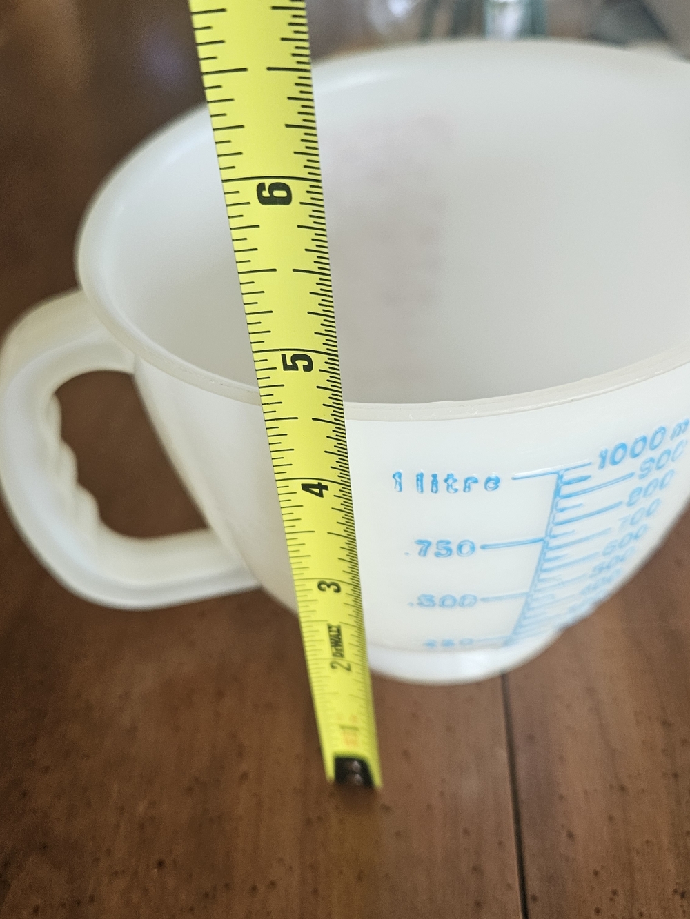 Tupperware 4 Cup Measuring Vintage 1977 1 Liter Pitcher Red & Blue - Picture 4 of 5